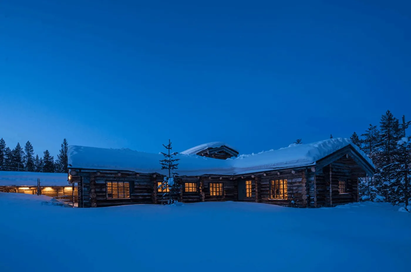 L7 Luxury Lodge log retreat in Finnish Lapland