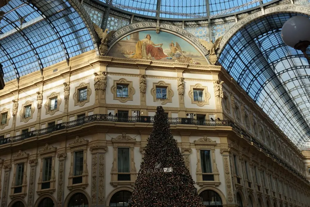 Christmas tree inside the Galleria Vittorio Emanuele II in Milan