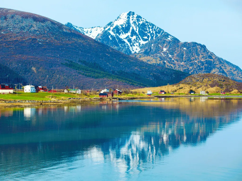 Expedition cruise through coastal fjords and Patagonia