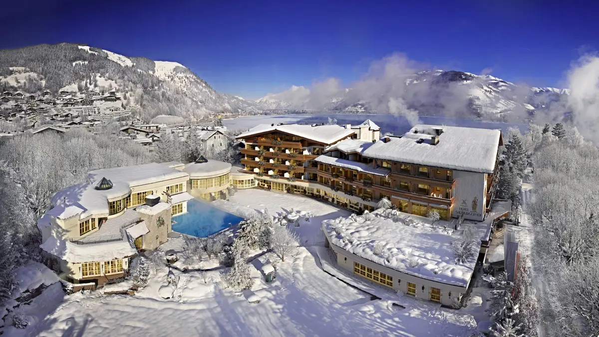 Hotel Salzburgerhof Zell am See exterior in winter
